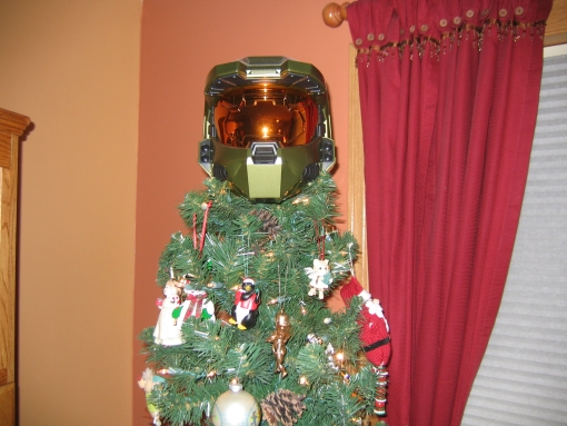 Master Chief on Christmas Tree - Close Up